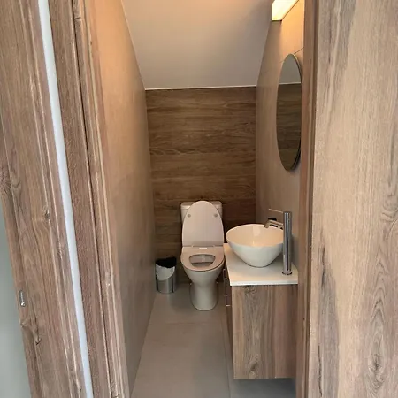 Case de vacanță Urban Retreat- 500m From The