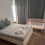 Urban Retreat- 500m From The *