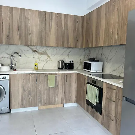 Urban Retreat- 500m From The *