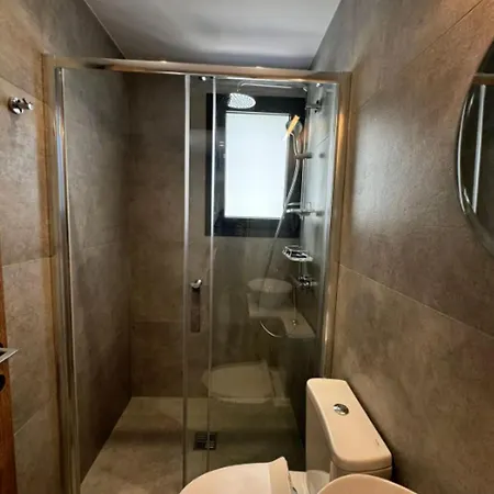 Urban Retreat- 500m From The Ferienhaus