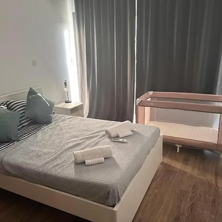 Urban Retreat- 500m From The *