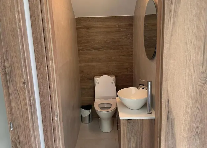 別荘 Urban Retreat- 500m From The