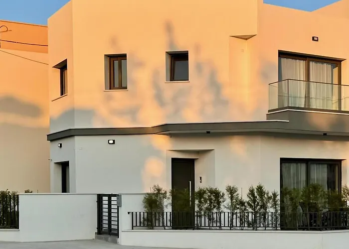 Urban Retreat- 500m From The * Limisso