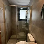 Urban Retreat- 500m From The Holiday home