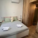 Urban Retreat- 500m From The